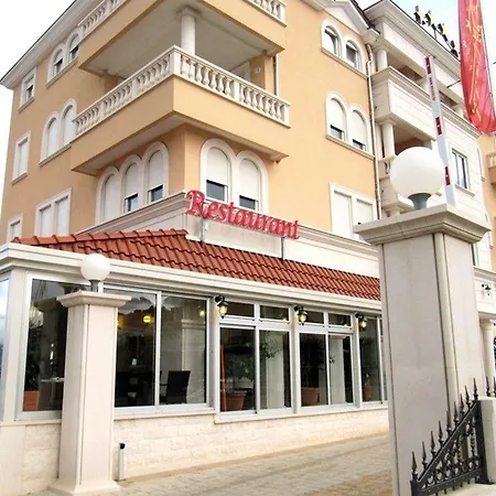 מלון Palace