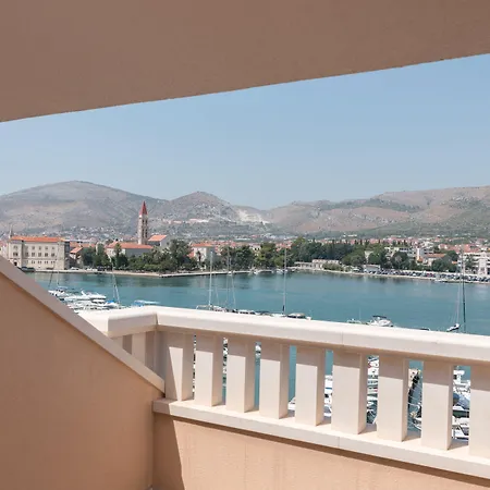 Palace Szálloda 4*