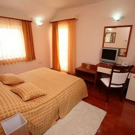 Palace Hotel 4*