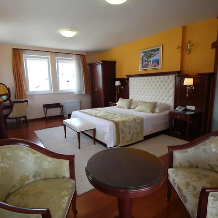 Palace Szálloda Trogir