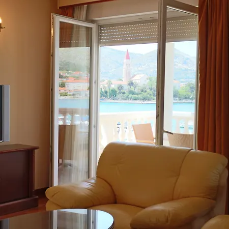 Szálloda Palace Trogir