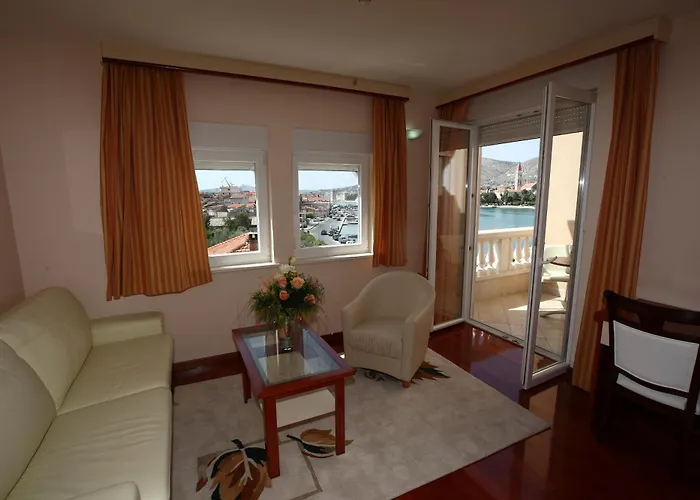 Ξενοδοχείο Palace 4*