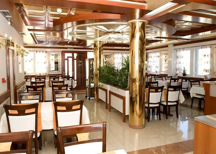 特洛吉尔宫殿酒店