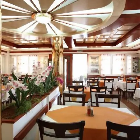 Готель Palace 4*